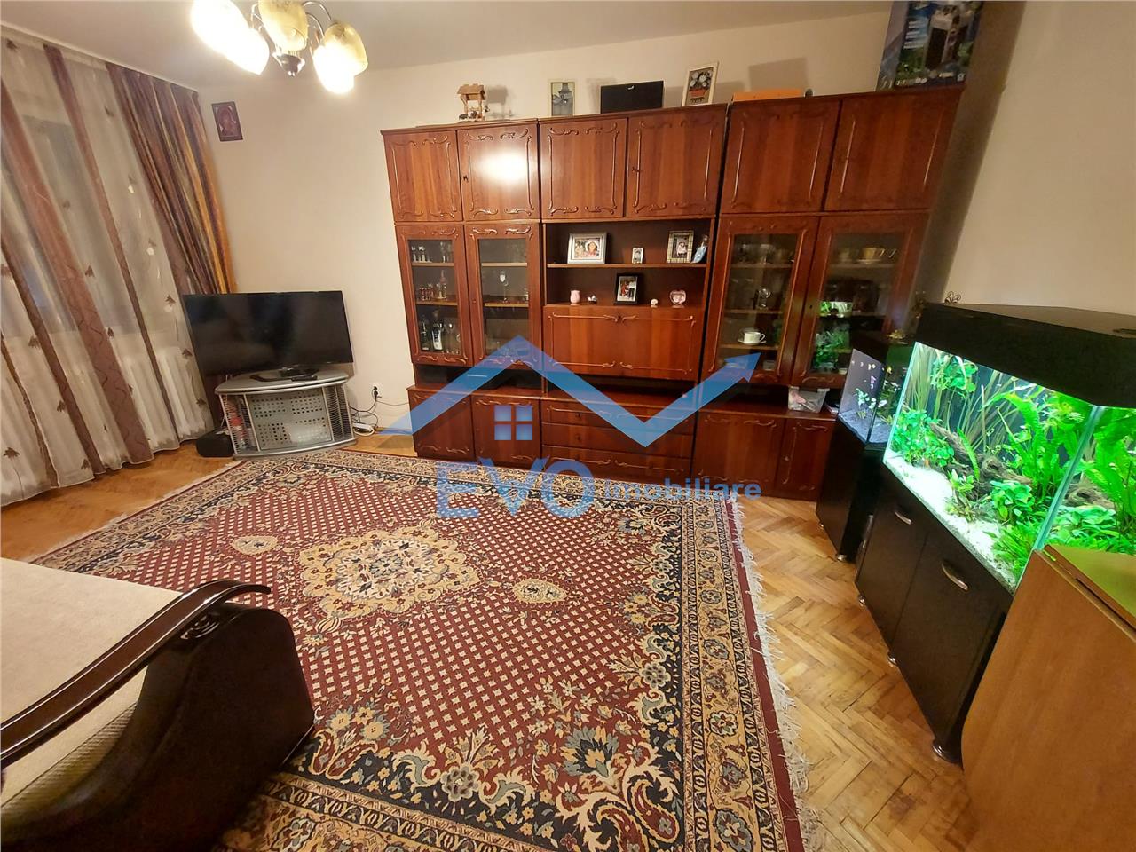 Vanzare Apartament 2 camere, decomandat, in zona Alexandru.