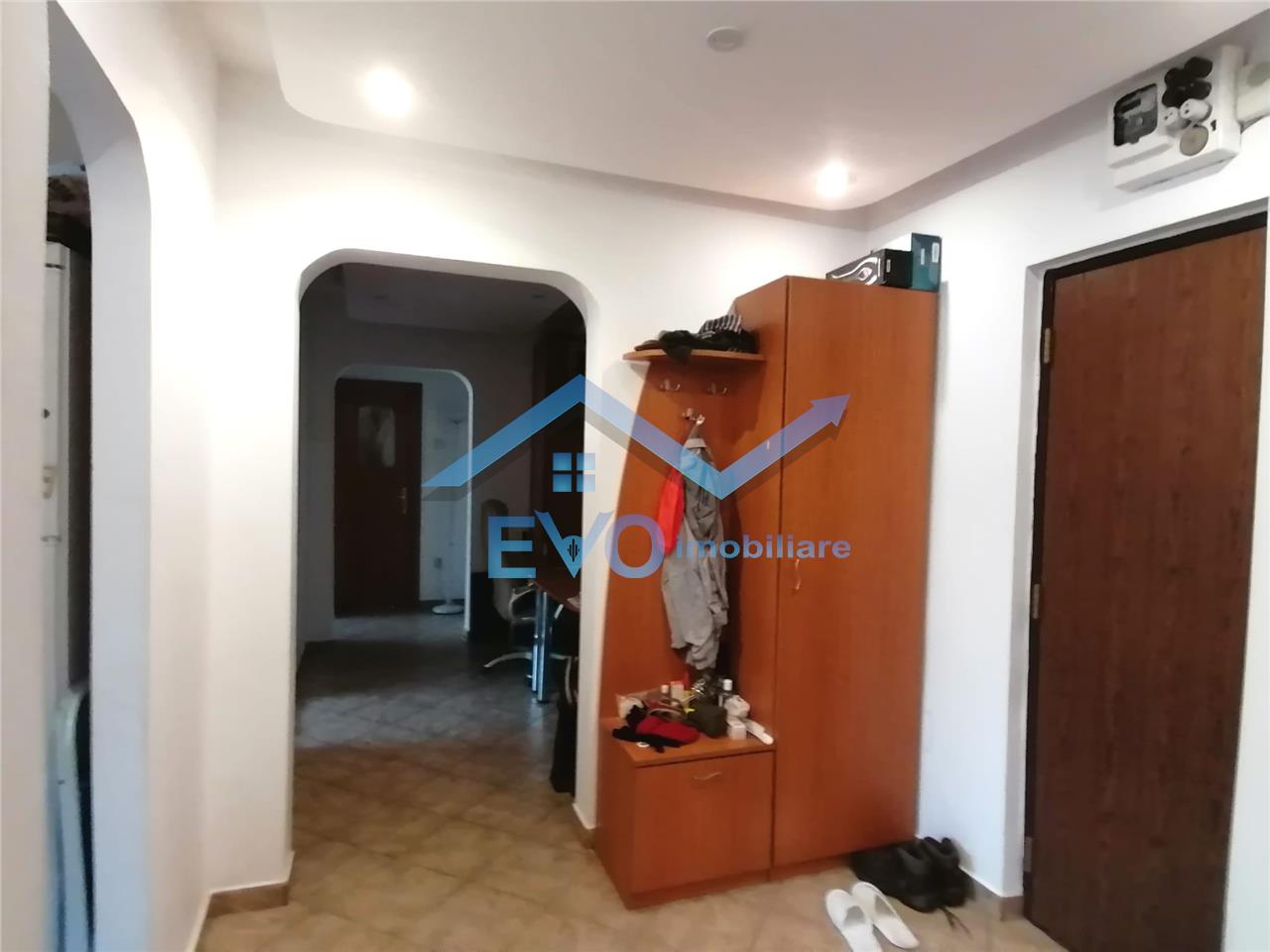 Apartament de vanzare, 3 camere, decomadat, Tatarasi, boxa