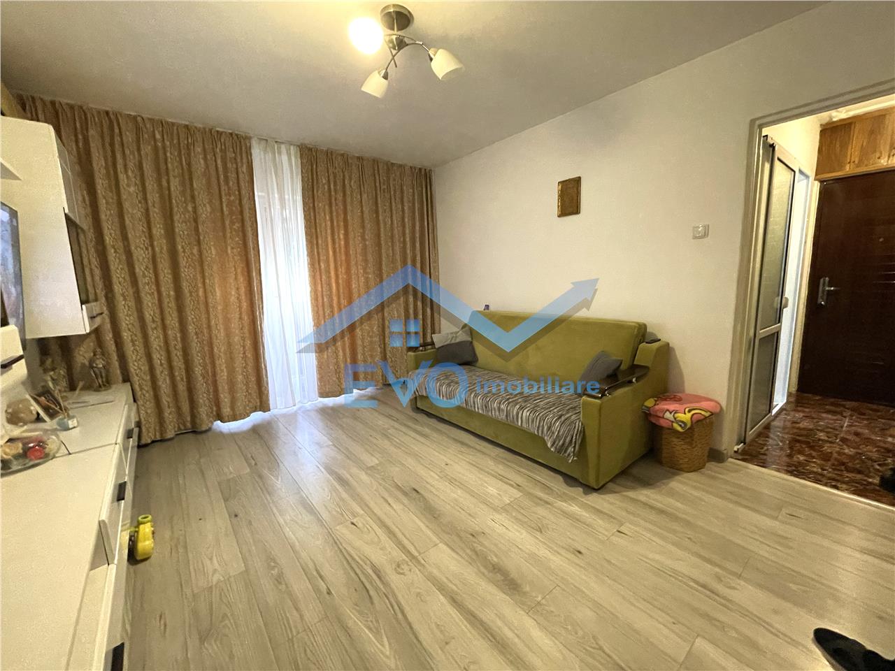 Apartament cu 3 camere in Mircea Cel Batran