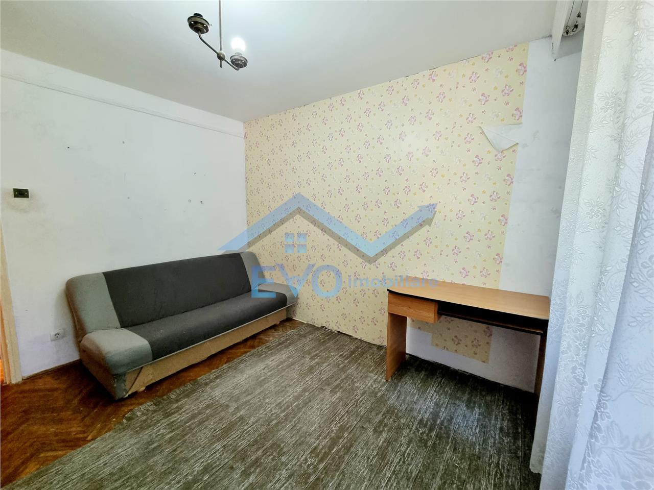 Vanzare Apartament cu 2 camere, 50mp, etajul 2 din 4, zona Tatarasi