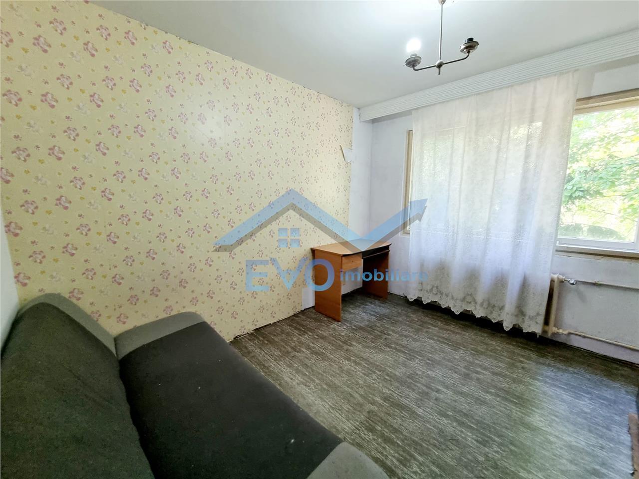 Apartament cu 2 camere, 50mp, semidecomandat, etajul 2/4,
Tatarasi