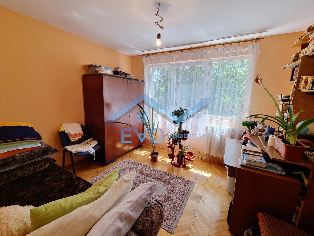 Apartament cu 4 camere, etajul 3 din 4, 77mp, decomandat, Tatarasi
