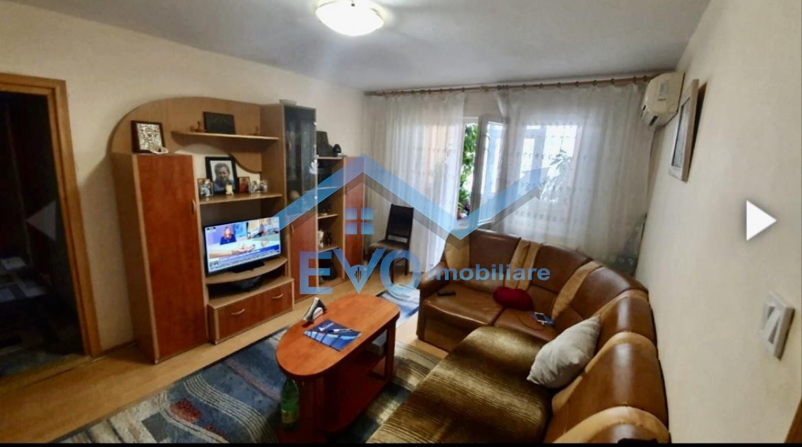 Apartament 4 camere de vanzare Mircea Cel Batran