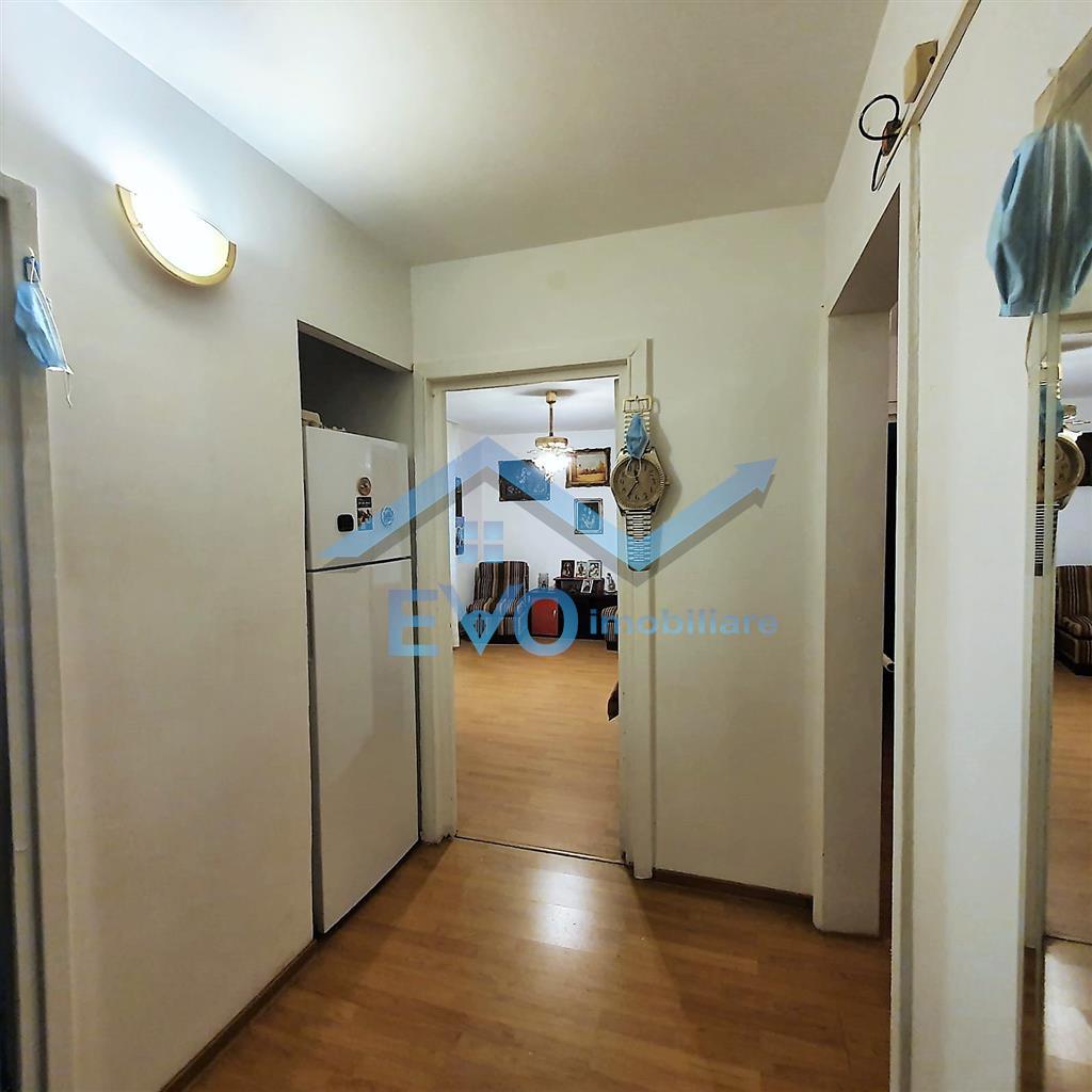 Apartament 3 camere, decomandat, 66 MP, zona Tatarasi