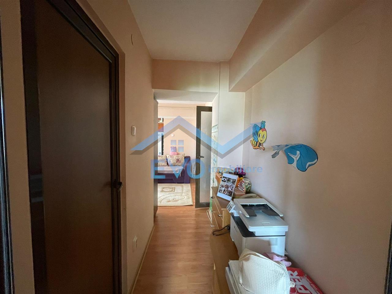Apartament cu 2 camere, Tatarasi, semidecomandat, 50mp