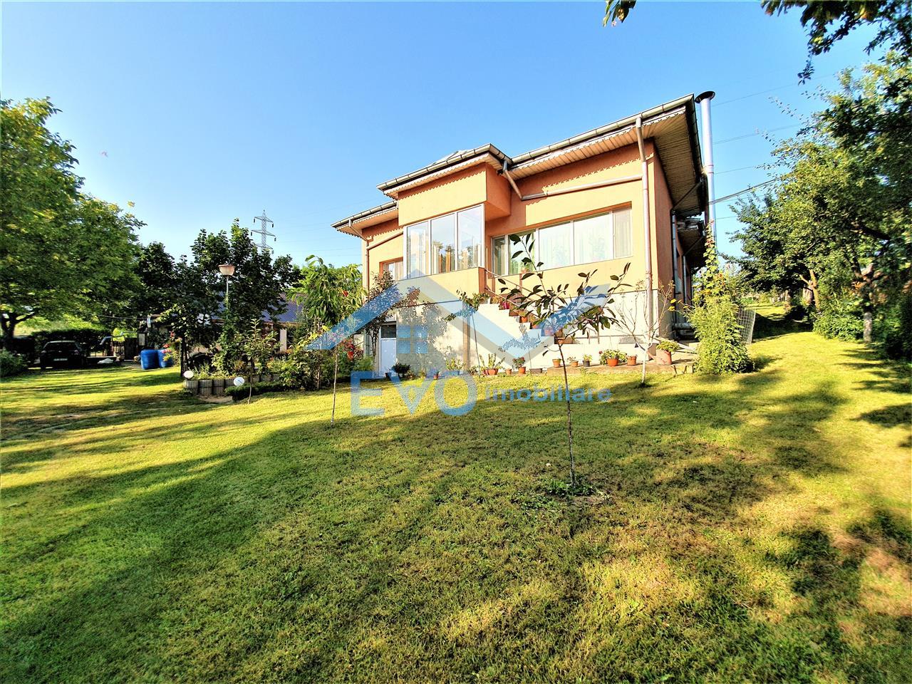Vanzare Casa individuala + una de oaspeti, 3146 mp teren, zona Carlig