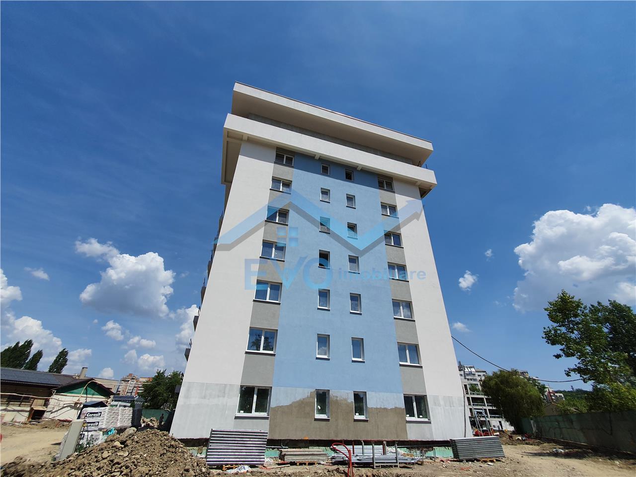 Apartament nou, 3 camere, terasa 48 mp, 0 Comision, zona Dacia