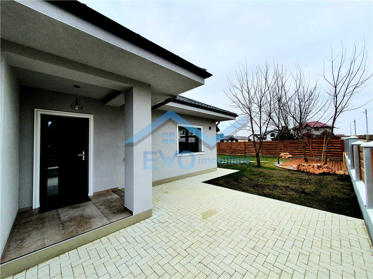 Casa individuala cu garaj, 220 mp, mobilata, utilata, zona Breazu