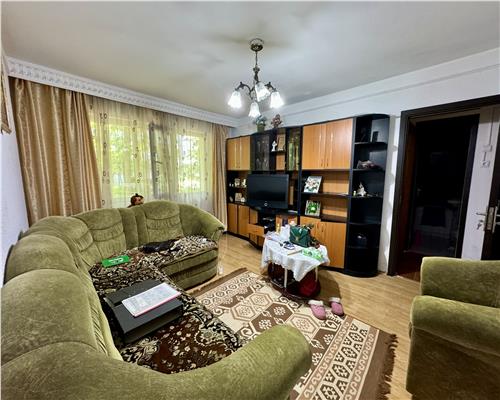 Apartament cu 2 camere, semidecomandat, bloc fara risc, Mircea cel Batran
