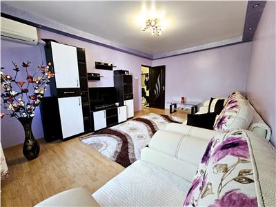 De inchiriat, apartament modern cu 3 camere, 2 bai, decomandat, ideal pentru familii, situat in Iasi, Nicolina, strada Libertatii