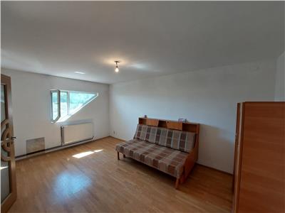 Apartament cu o camera, decomandat, 34 mp, Nicolina