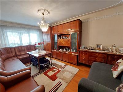 Apartament 3 camere, decomandat,parter, balcon, beci, Mircea