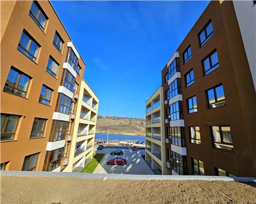 De vanzare Apartament nou cu 3 camere, 2 bai,  etaj 1, cu vedere spre lacul Aroneanu, zona Moara de Vant, Iasi